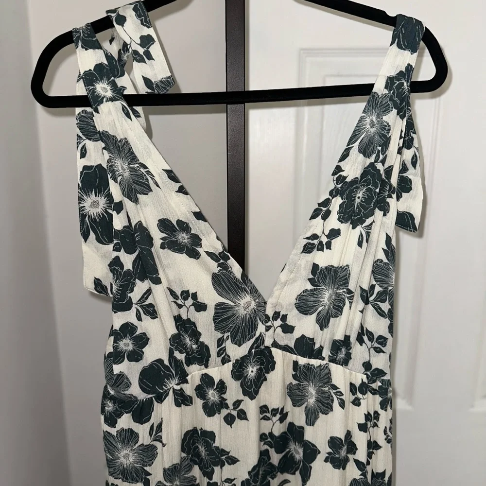 Abercrombie & Fitch Cream Maxi Dress with Dark Green Floral Print